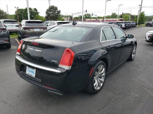 2019 Chrysler 300 Touring