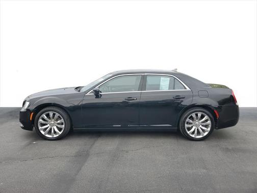 2019 Chrysler 300 Touring