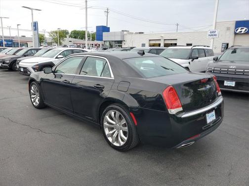 2019 Chrysler 300 Touring