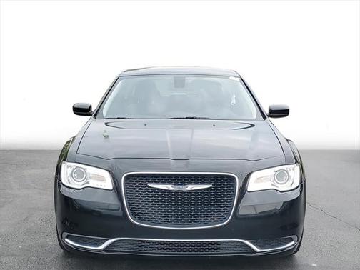 2019 Chrysler 300 Touring