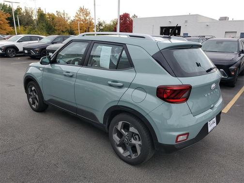 2025 Hyundai VENUE SEL