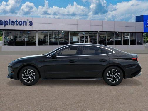 2026 Hyundai SONATA Hybrid Base