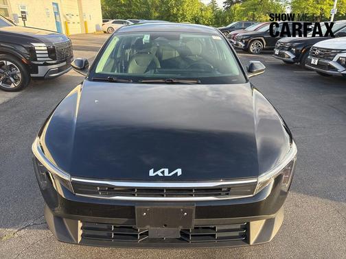 Aurora Black Pearl 2025 Kia K4 LXS