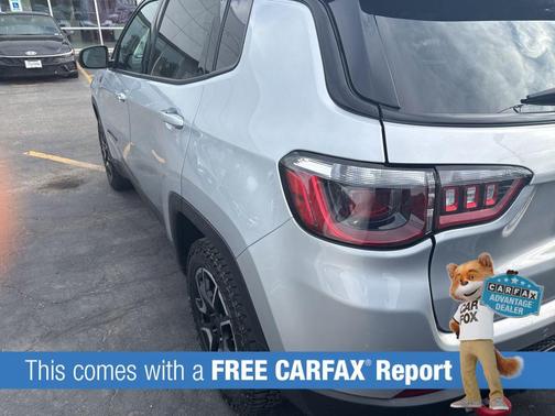 Silver Zynith Metallic Clearcoat 2025 Jeep Compass Trailhawk