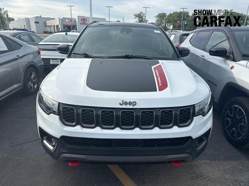 Bright White Clearcoat 2025 Jeep Compass Trailhawk