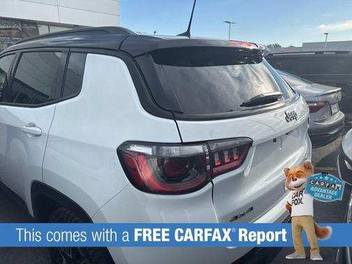 Bright White Clearcoat 2025 Jeep Compass Trailhawk