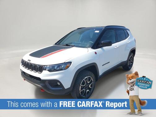 Bright White Clearcoat 2025 Jeep Compass Trailhawk