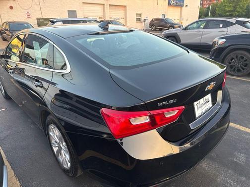 Mosaic Black Metallic 2024 Chevrolet Malibu FWD 1LT