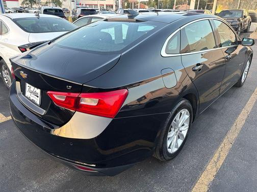 Mosaic Black Metallic 2024 Chevrolet Malibu FWD 1LT