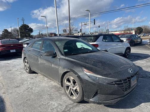 2021 Hyundai ELANTRA SEL
