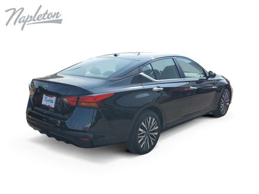 Super Black 2025 Nissan Altima 2.5 SV