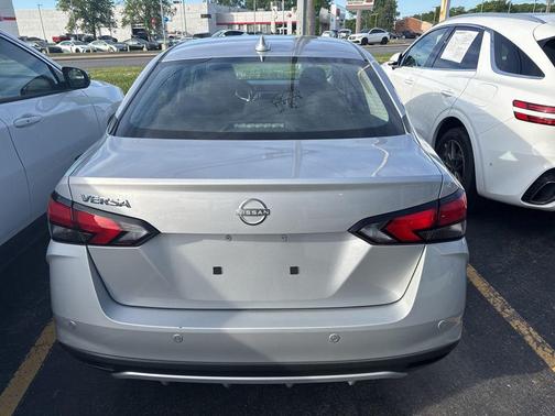 Brilliant Silver Metallic 2025 Nissan Versa 1.6 SV