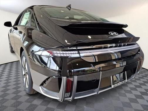 2025 Hyundai IONIQ 6 SE