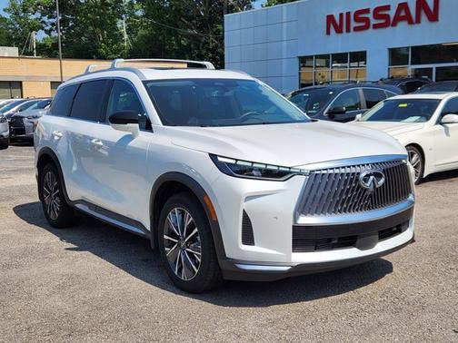 Radiant White 2026 INFINITI QX60 LUXE