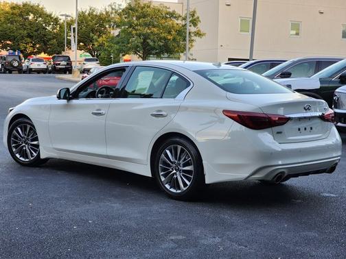 2022 INFINITI Q50 LUXE