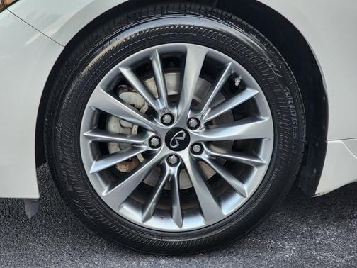 2022 INFINITI Q50 LUXE