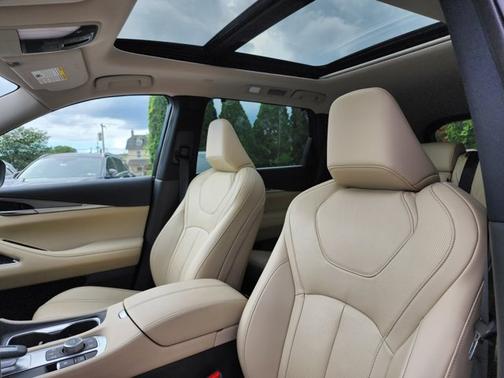2025 INFINITI QX60 LUXE