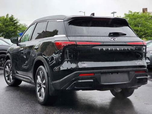2024 INFINITI QX60 LUXE