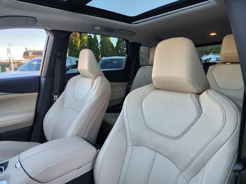 2022 INFINITI QX60 LUXE