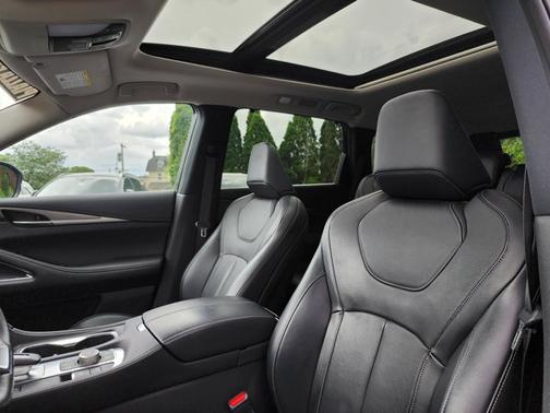 2022 INFINITI QX60 LUXE