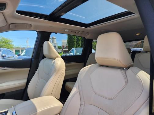 2025 INFINITI QX60 LUXE