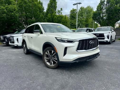 2023 INFINITI QX60 LUXE