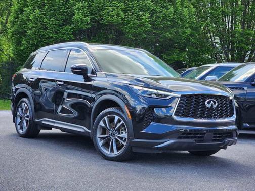 2022 INFINITI QX60 LUXE