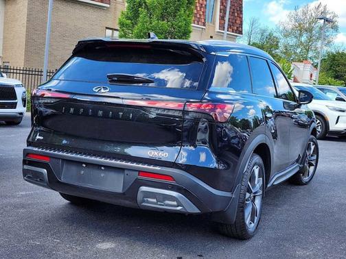 2022 INFINITI QX60 LUXE