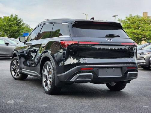 2022 INFINITI QX60 LUXE