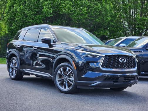 2022 INFINITI QX60 LUXE