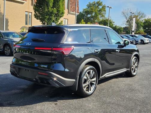 2025 INFINITI QX60 LUXE