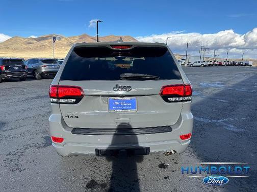 2020 Jeep Grand Cherokee LAREDO