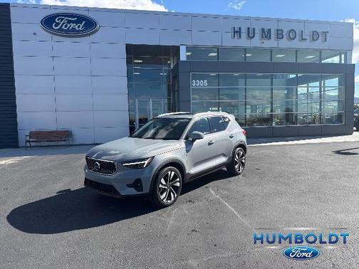 2024 Volvo XC40 B5 ULTIMATE BRIGHT THEME