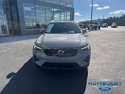 2024 Volvo XC40 B5 ULTIMATE BRIGHT THEME