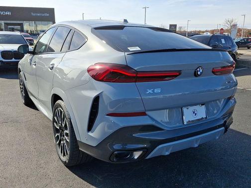 2026 BMW X6 xDrive40i