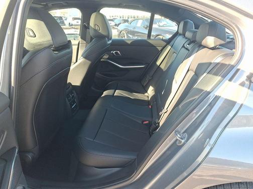 2026 BMW 330 xDrive NA