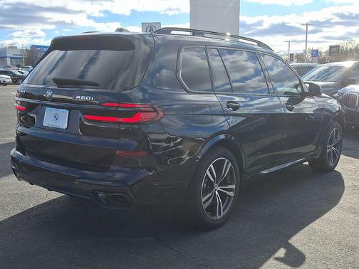 2024 BMW X7 M60i