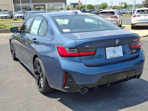 2025 BMW 330 i xDrive