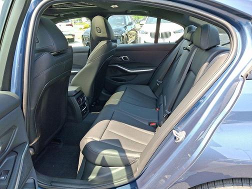 2025 BMW 330 i xDrive
