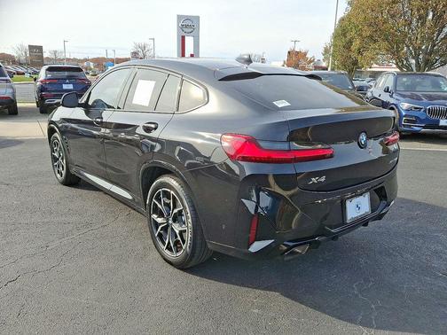 2023 BMW X4 xDrive30i
