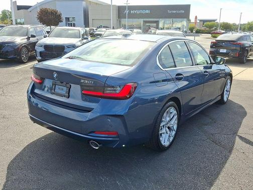 2025 BMW 330 i xDrive