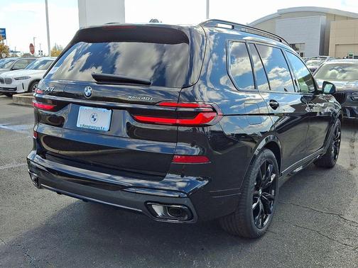 2026 BMW X7 xDrive40i