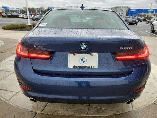 Photo 5 of 45 of 2022 BMW 330 i xDrive