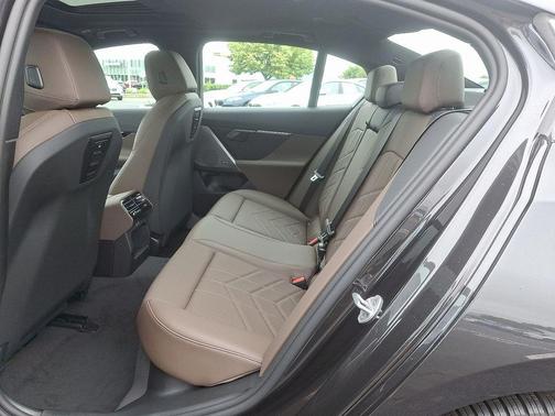 2026 BMW 530 i xDrive