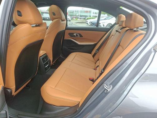 2025 BMW 330 i xDrive