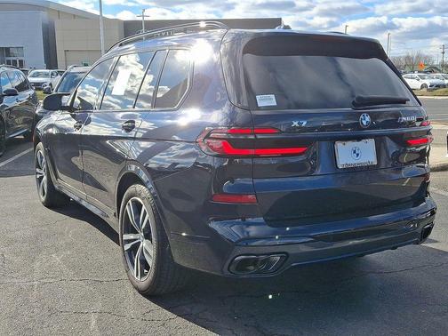 2024 BMW X7 M60i