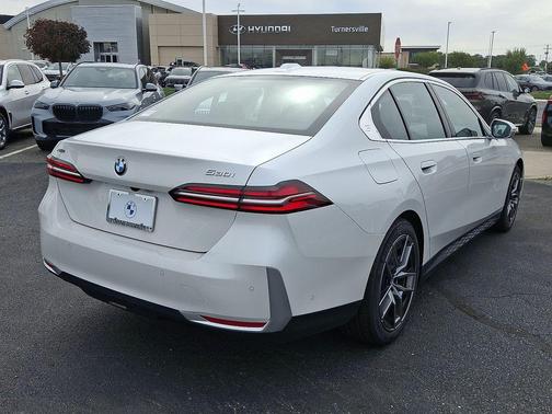 2026 BMW 530 i xDrive