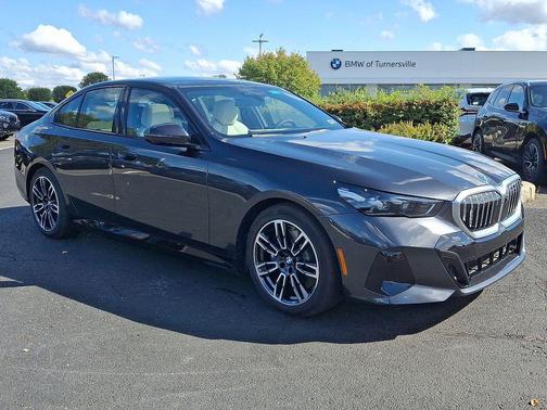 2026 BMW 550e 550e xDrive