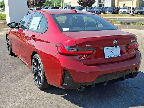 2025 BMW 330 i xDrive