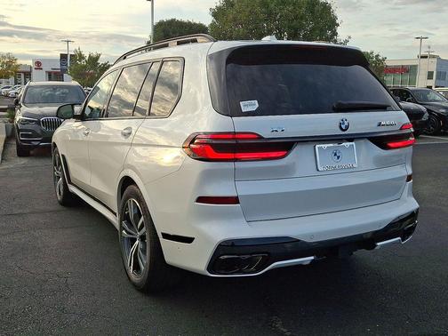 2026 BMW X7 M60i